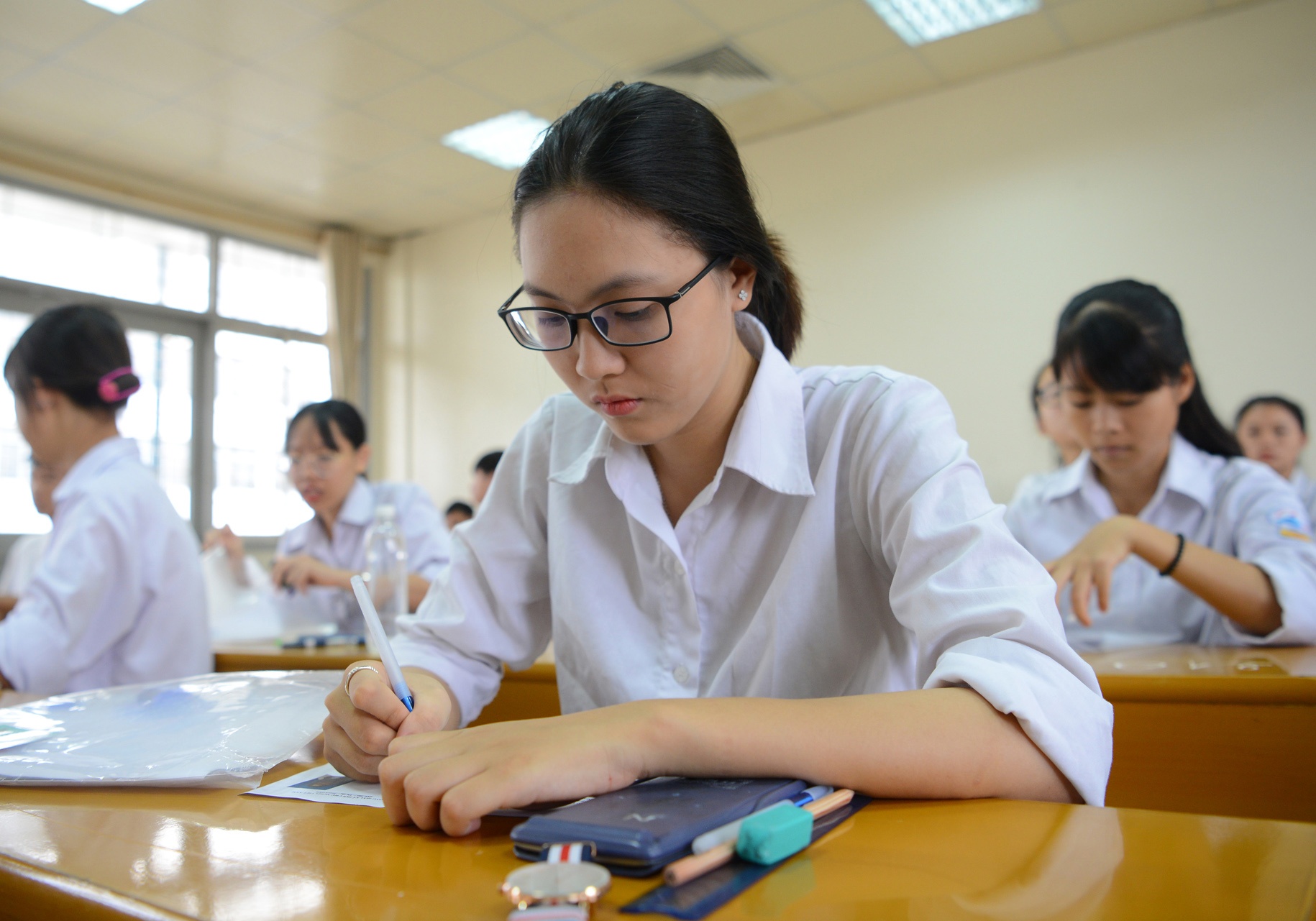 Sai sot trong de thi thu o Ha Noi: Bo Giao duc noi ve de chuan hoa hinh anh