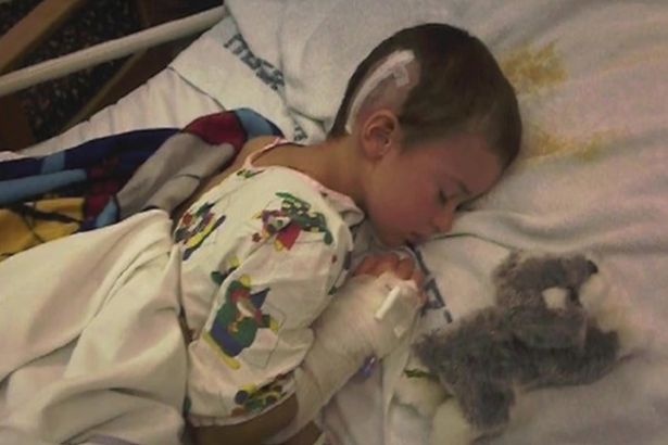 clip sinh nhat cua chang trai u nao anh 1