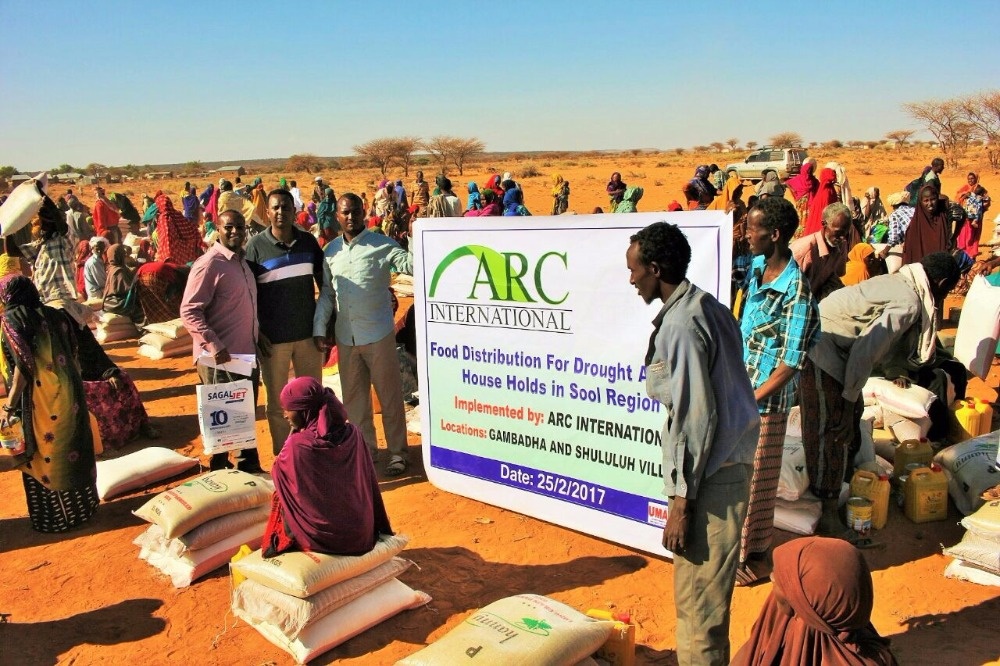 nhom ban gay quy tren mang xa hoi anh 2