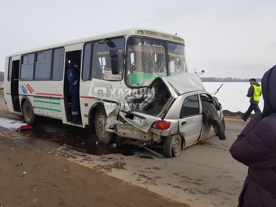 co gai vua lai xe vua livestream anh 1