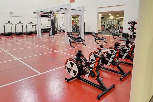 chàng trai tự kỷ đòi lại công bằng ảnh 2 chang trai tu ky doi lai cong bang anh 2