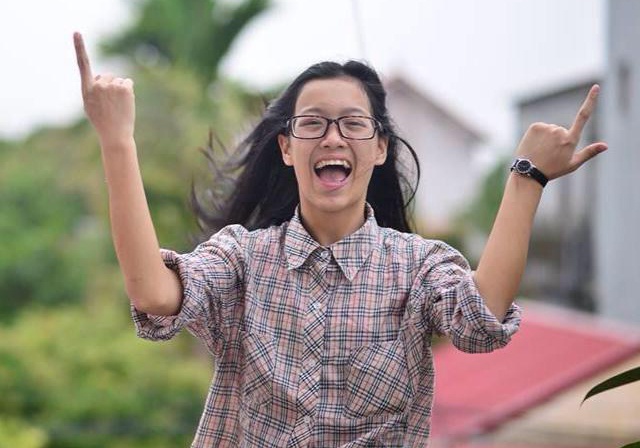 9X bat xe tu Bac Ninh ra Ha Noi noi chuyen voi Tay de hoc tieng Anh hinh anh