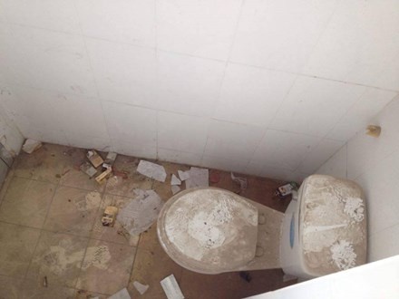 giáo viên và học sinh dùng chung nhà vệ sinh ảnh 2 giao vien va hoc sinh dung chung nha ve sinh anh 2