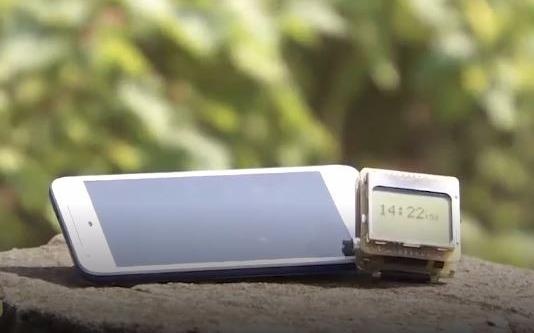 Dong ho thong minh giup nguoi cam diec noi chuyen hinh anh