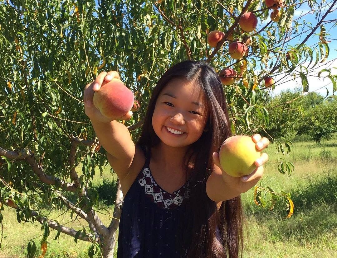 co gai hat truoc mieng gieng anh 6