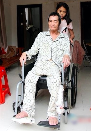 cô bé không nhận cha mẹ đẻ ảnh 1 co be khong nhan cha me de anh 1