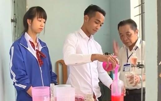 Duoc tuyen thang vao dai hoc nho sang che sua tam duoi muoi hinh anh