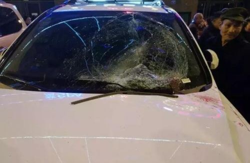 cau be nhay tu tang 20 anh 2