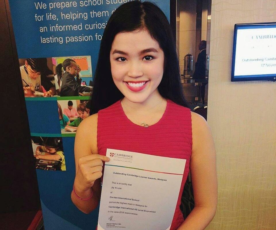 co gai do 3 truong dai hoc danh tieng anh 2