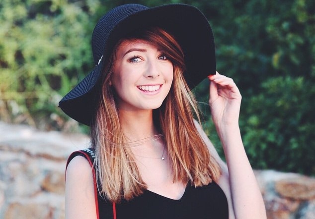 vlogger lam dep noi tieng anh 10