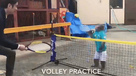 Clip chu khi choi tennis 'gay bao' mang sau 6 gio chia se hinh anh