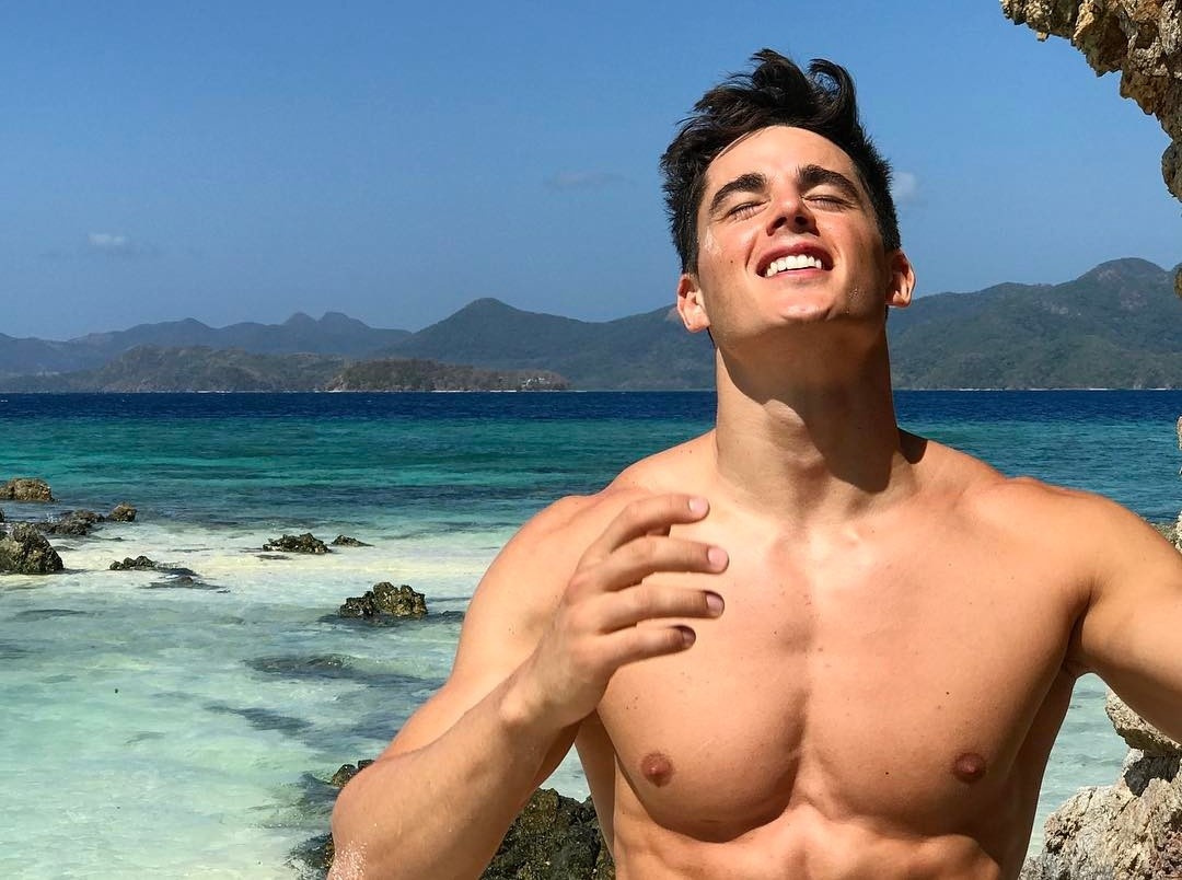 chàng trai nâng người tập thể dục ảnh 4 chang trai nang nguoi tap the duc anh 4