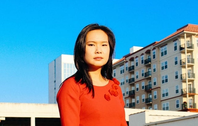 Bai luan ve ao nguc dua co gai goc Viet vao Dai hoc Harvard hinh anh