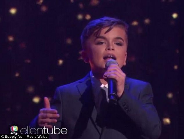 Giong hat dang kinh ngac cua cau be 12 tuoi hinh anh