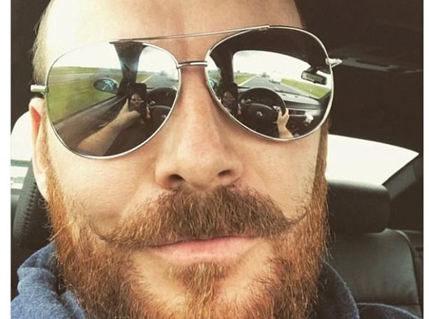 chang trai bi bat vi selfie anh 1