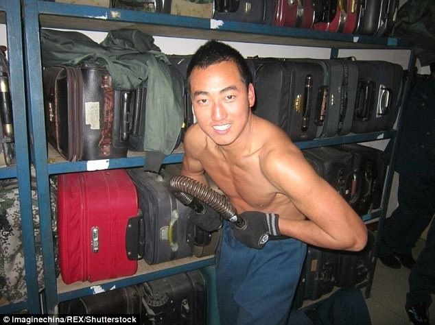 cảnh sát ngủ quên sau khi cứu người ảnh 3 canh sat ngu quen sau khi cuu nguoi anh 3