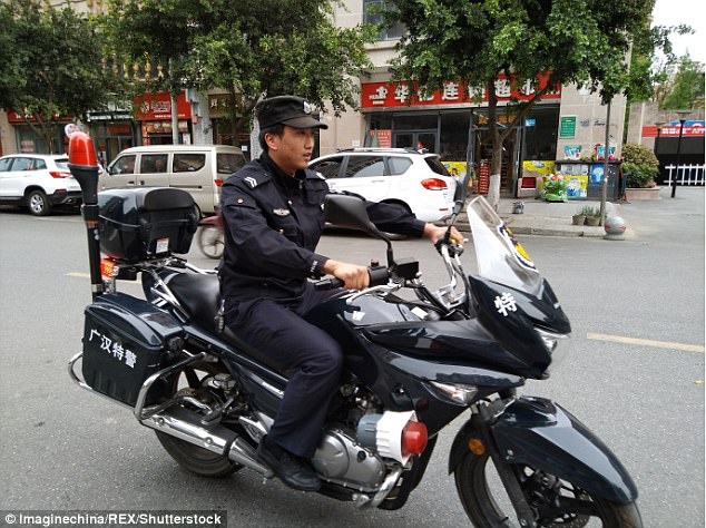 cảnh sát ngủ quên sau khi cứu người ảnh 4 canh sat ngu quen sau khi cuu nguoi anh 4