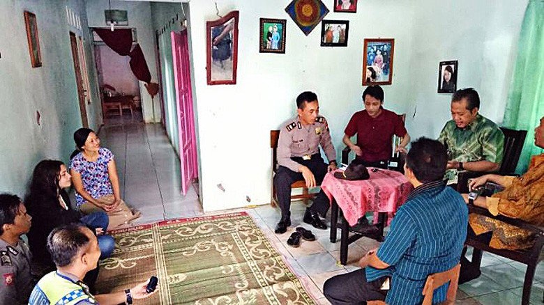 cap doi quen nhau qua Facebook anh 2