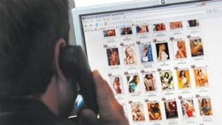 Nu sinh khung hoang vi bi tung anh len web 'den' hinh anh