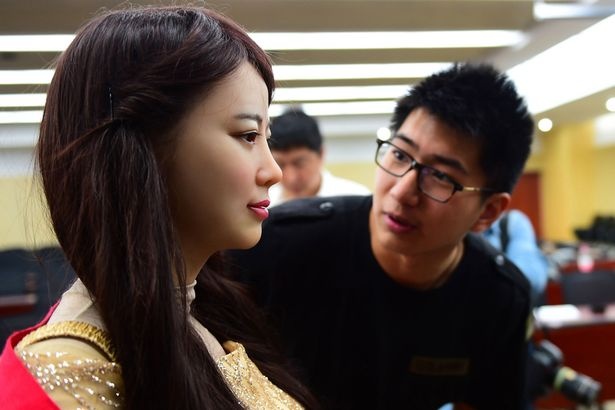 robot noi tieng nguoi anh 3