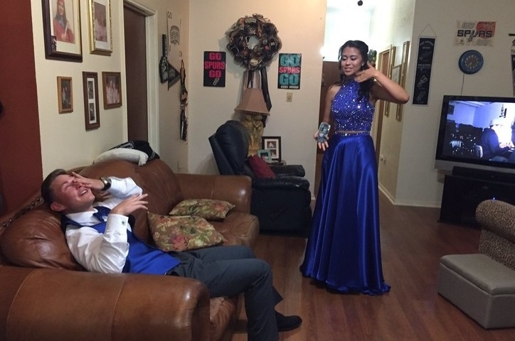 9X bật khóc khi thấy bạn gái mặc váy dạ hội ảnh 2 9X bat khoc khi thay ban gai mac vay da hoi anh 2