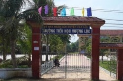 Doan kiem tra ve, ho so giang day cua hieu truong 'khong canh ma bay' hinh anh