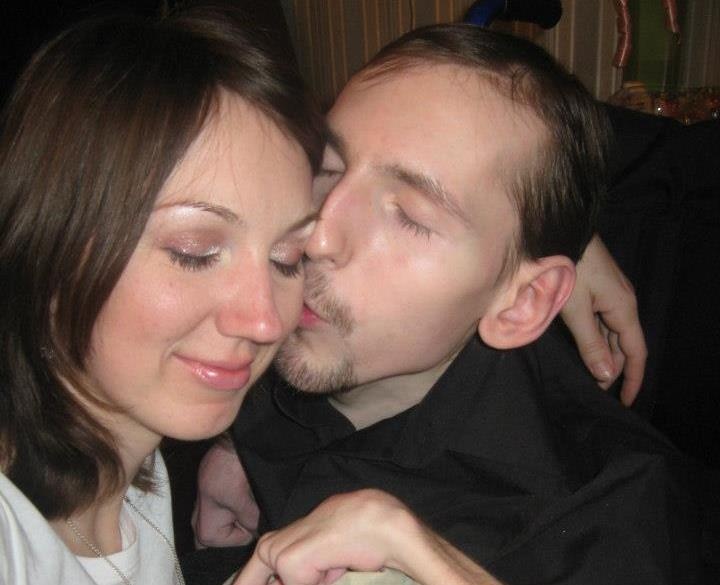 Cuoc song hanh phuc cua cap doi 'dua lech' hinh anh