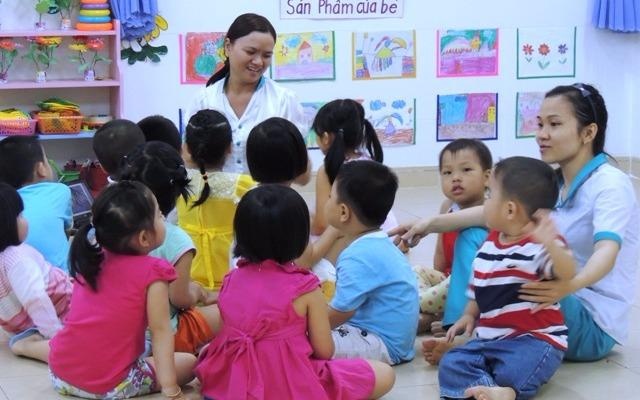 TP.HCM: De xuat giai phap thu hut, giu chan giao vien mam non hinh anh