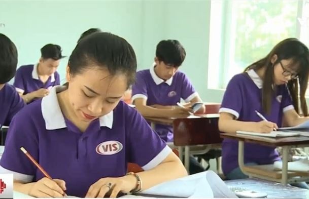 On tap dua tren de thi tham khao THPT quoc gia 2017 hinh anh