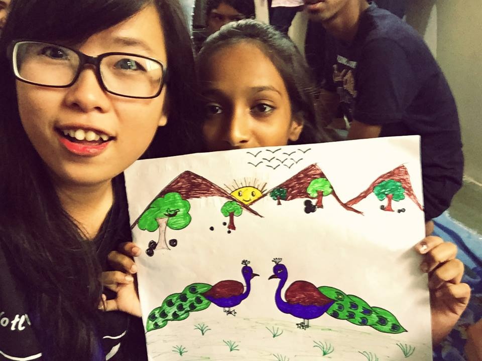 Tran Buu Quynh Anh,  To Thi Linh Tam,  nuoi cop,  day hoc,  tinh nguyen vien,  du lich anh 3