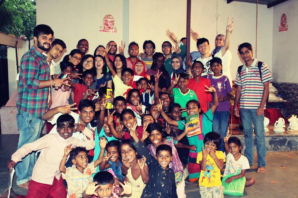 Tran Buu Quynh Anh,  To Thi Linh Tam,  nuoi cop,  day hoc,  tinh nguyen vien,  du lich anh 2