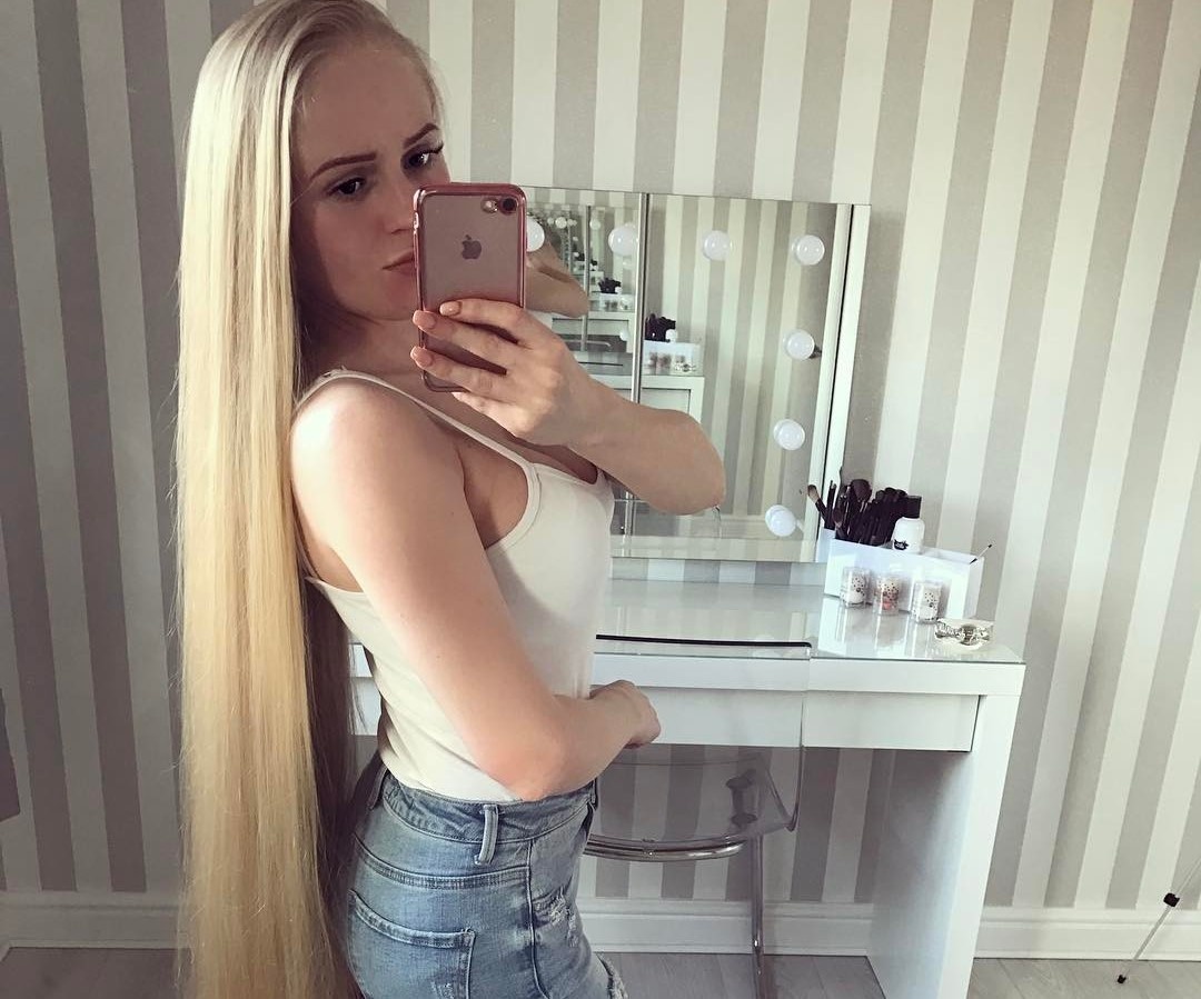 Co gai so huu mai toc dai 1,2 m hinh anh