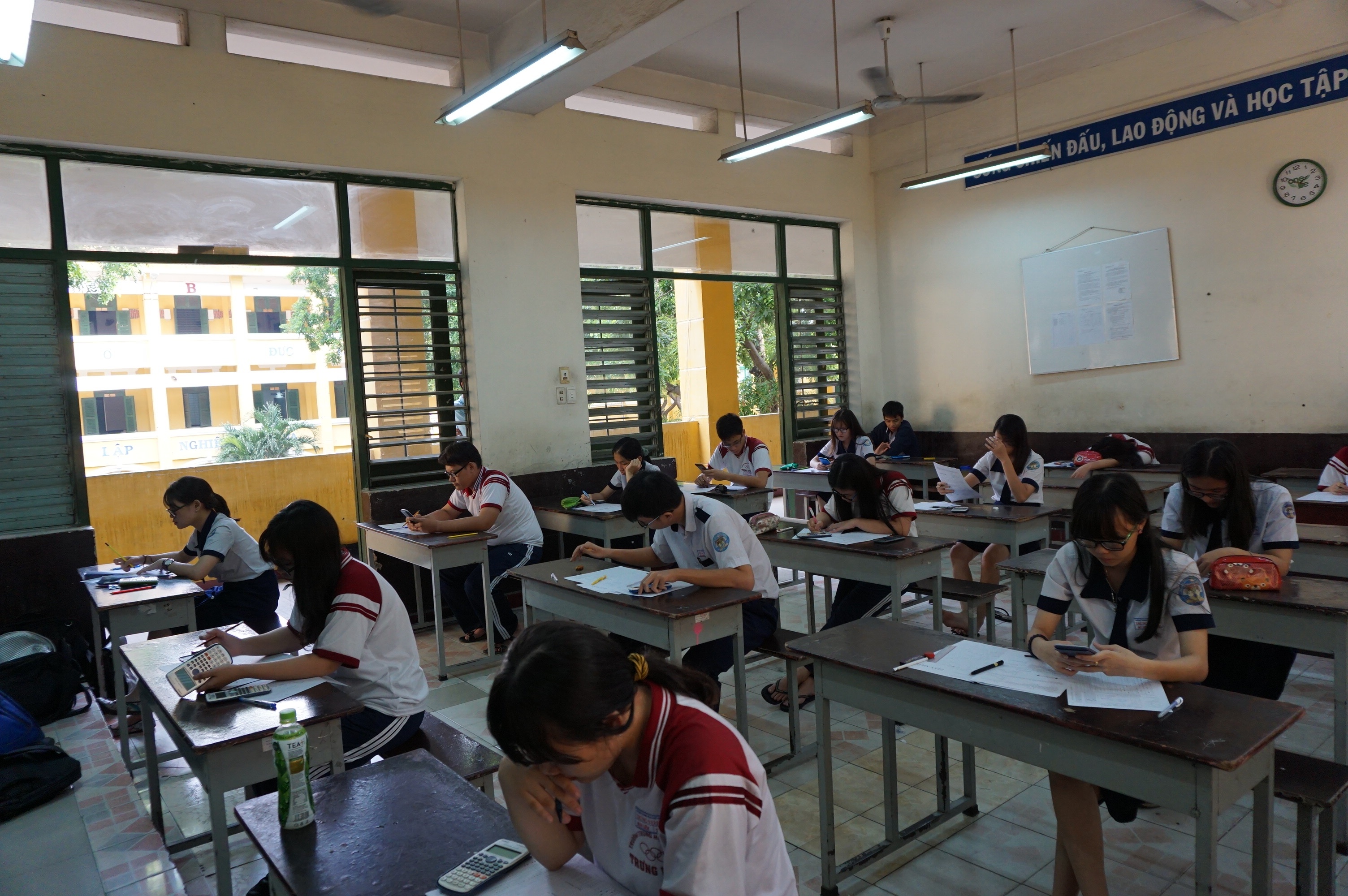 thi thu THPT quoc gia 2017 anh 1