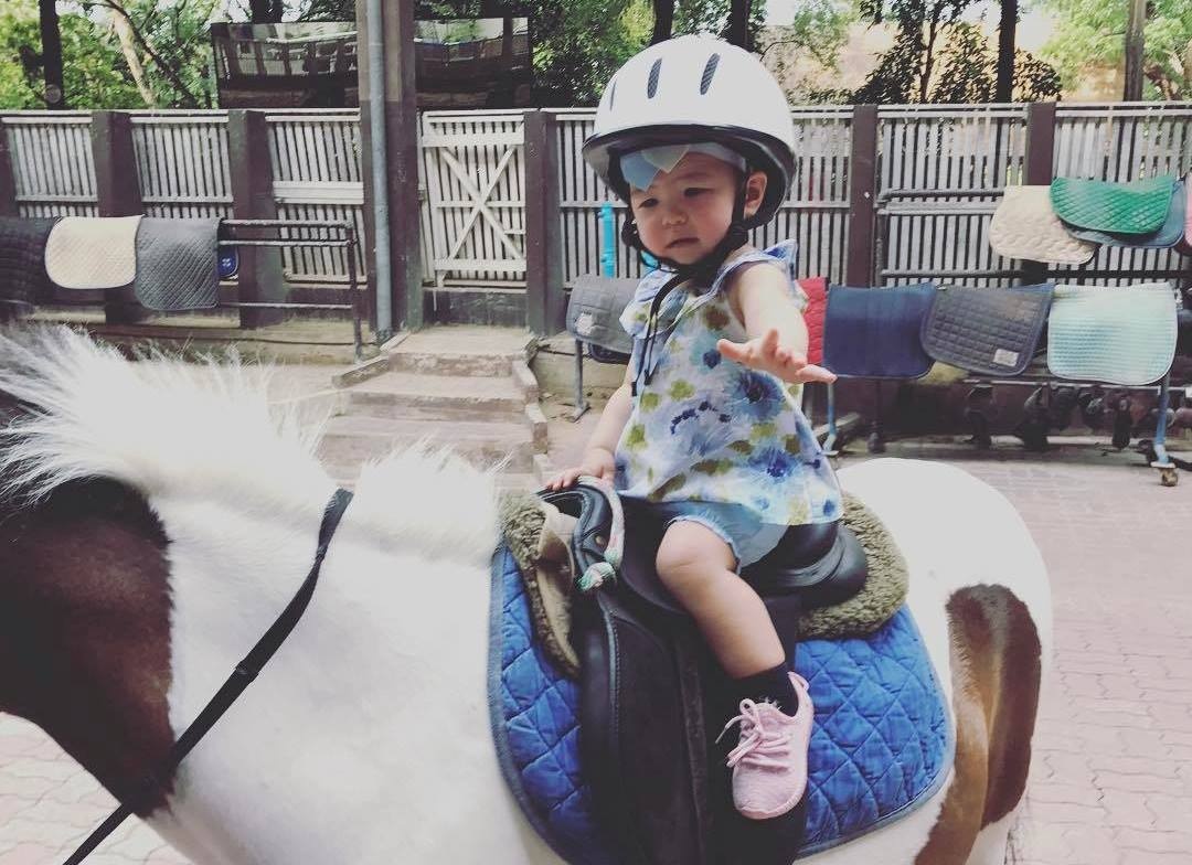 cô bé không khóc khi được khâu ảnh 3 co be khong khoc khi duoc khau anh 3