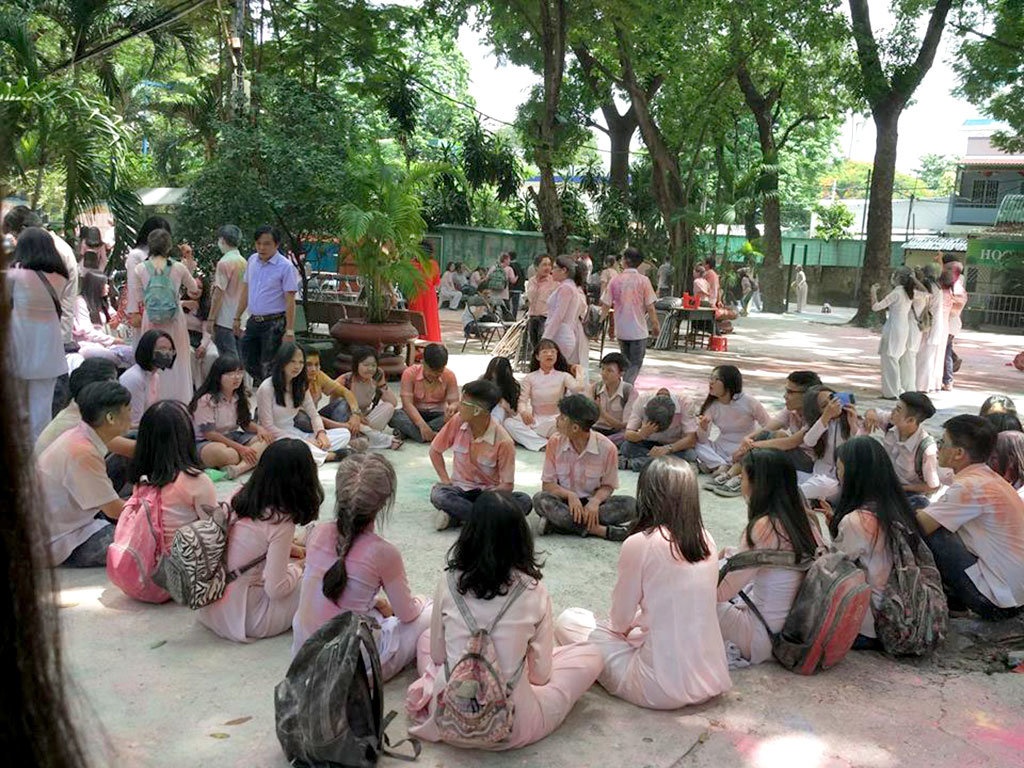 bot mau,  THPT Nguyen Khuyen,  hoc sinh lop 12,  chia tay truong lop anh 2