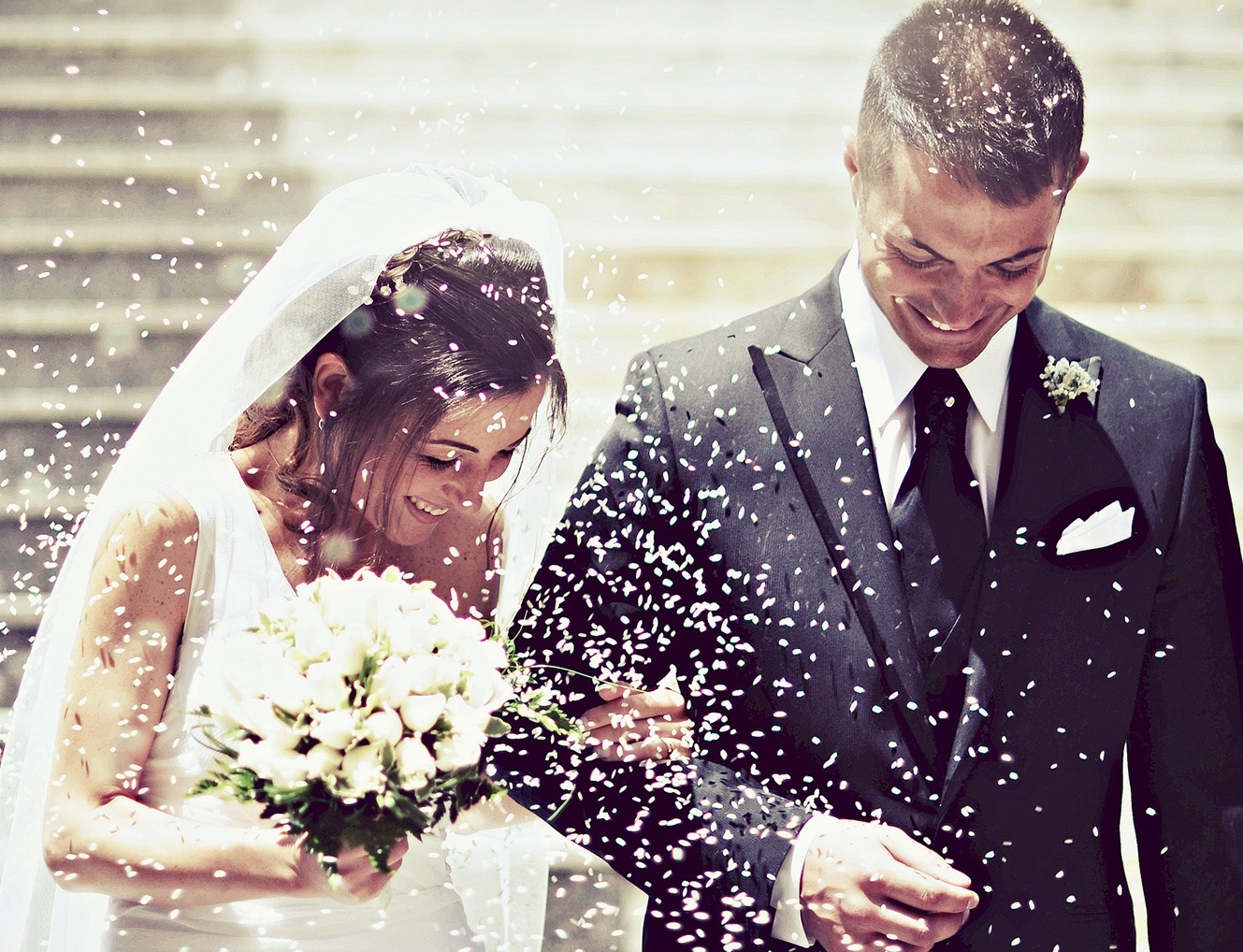 Thu bay la ngay co nhieu dam cuoi nhat hinh anh