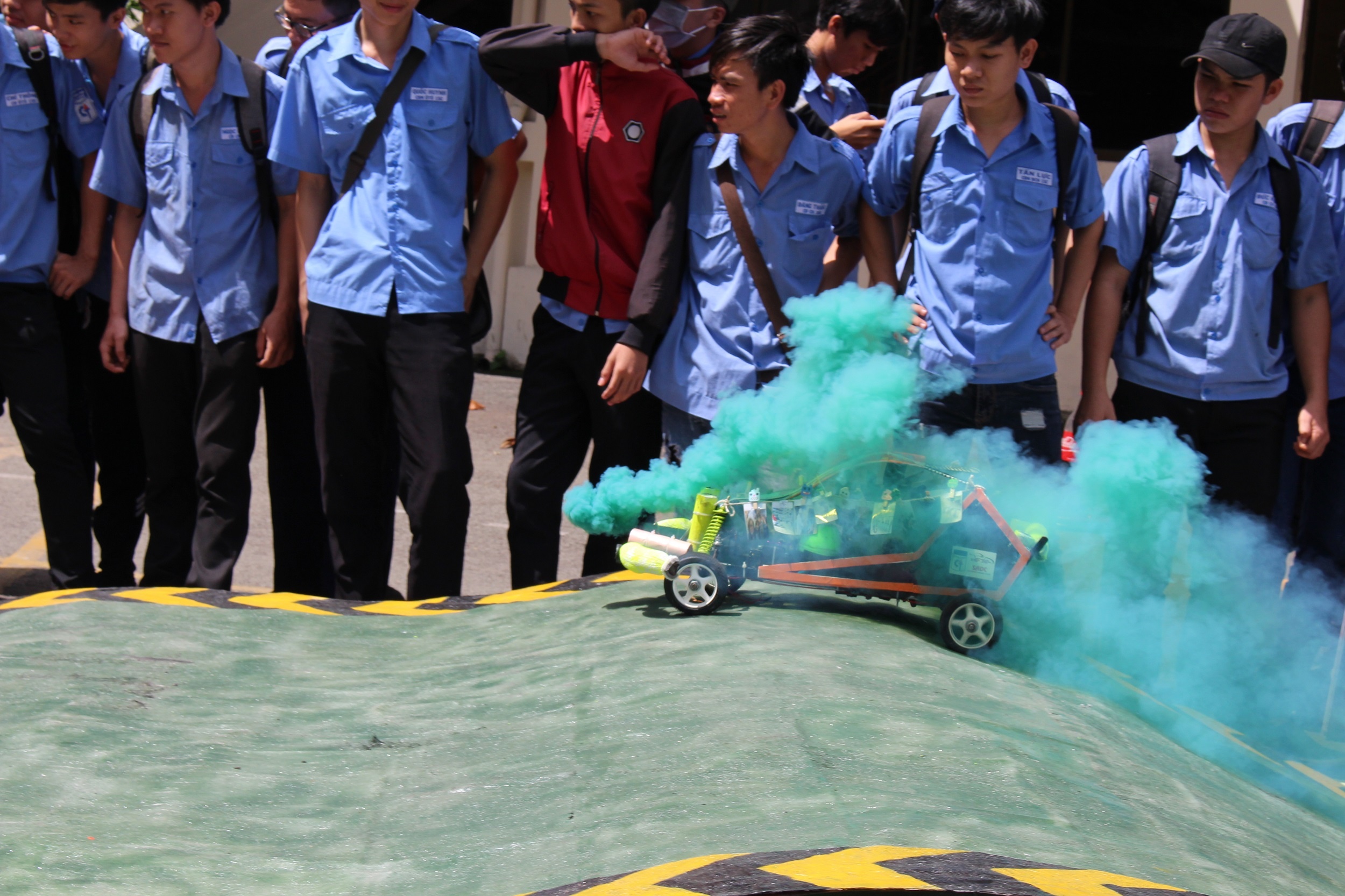 o to mo hinh tu che,  Mini Car Racing,  CD Ki thuat Cao Thang,  khoa Co khi dong luc anh 2