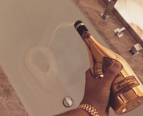 hoi con nha giau Thuy Si anh 2