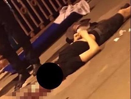 Chang trai tuot tay chet tham khi co leo len dinh cau hinh anh