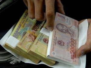 Nu sinh vien lay 92 trieu dong cua lop hinh anh