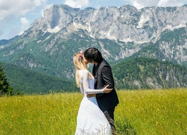 cap doi hon nhau tren khap the gian anh 8