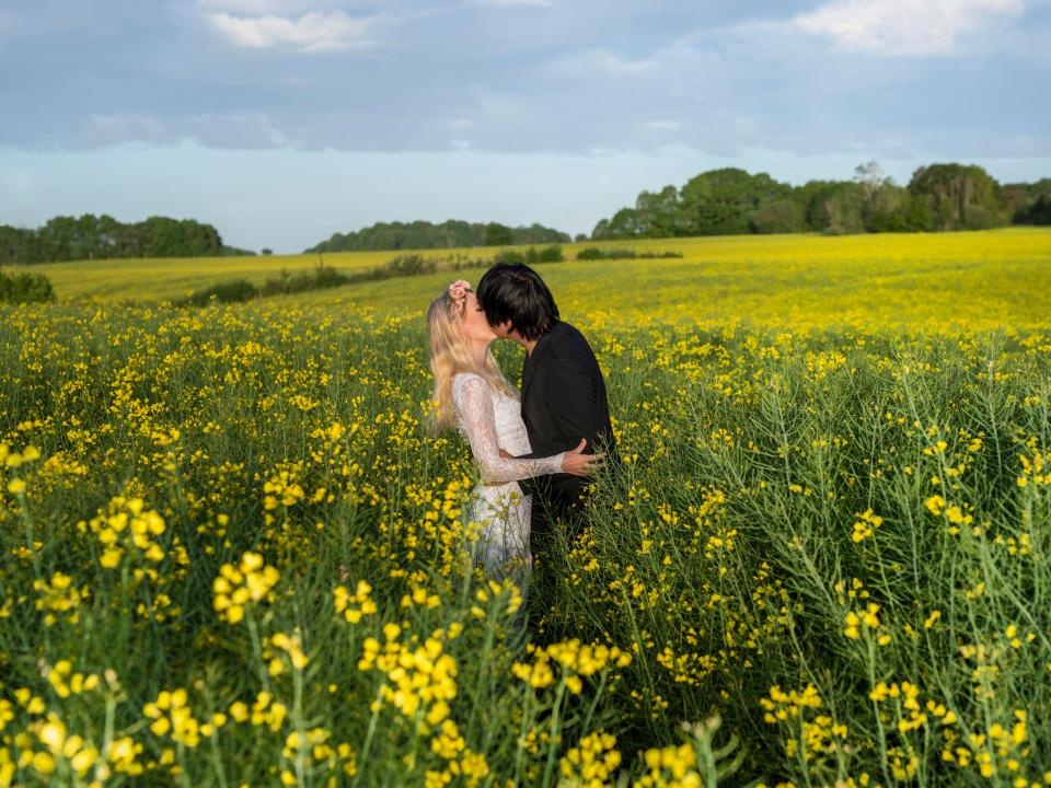 cap doi hon nhau tren khap the gian anh 2