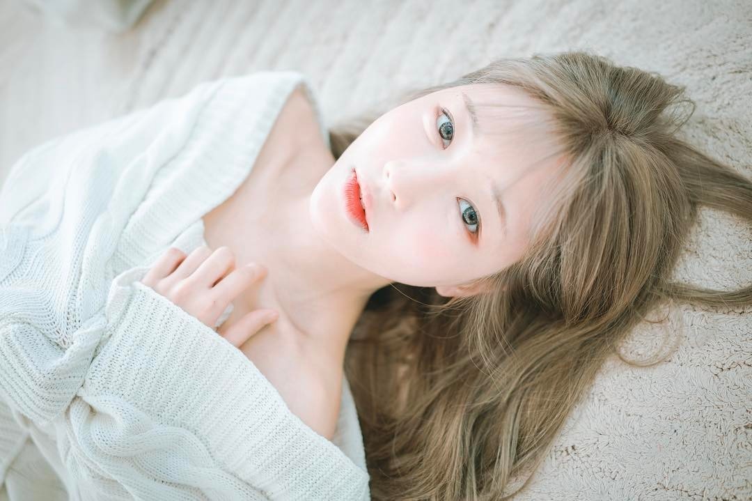 nhan vien phuc vu xinh dep anh 2