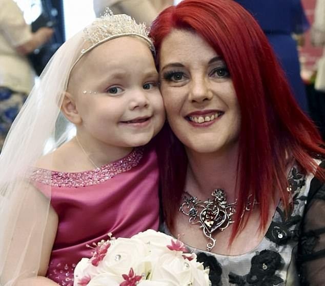 cô bé làm đám cưới trước khi mất ảnh 4 co be lam dam cuoi truoc khi mat anh 4