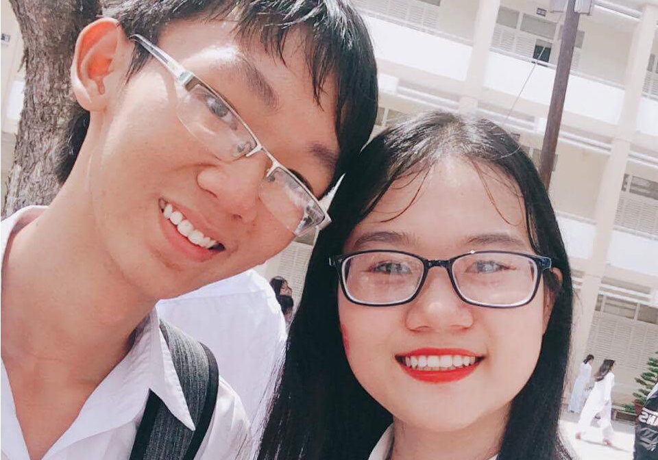 Hai chang trai dat 30 diem khoi B uoc mo thanh bac si hinh anh
