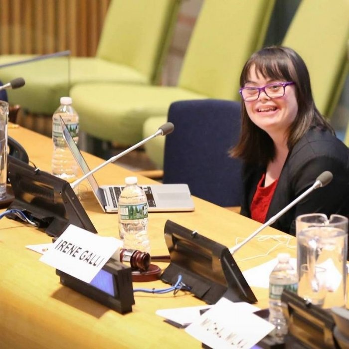 Co be mac hoi chung Down phat bieu tai tru so Lien Hop Quoc hinh anh