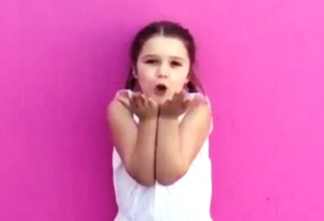 Harper Seven hat chuc mung sinh nhat me hinh anh