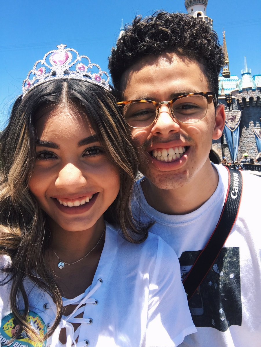 chàng trai bật khóc khi nhìn ảnh bạn gái ảnh 5 chang trai bat khoc khi nhin anh ban gai anh 5