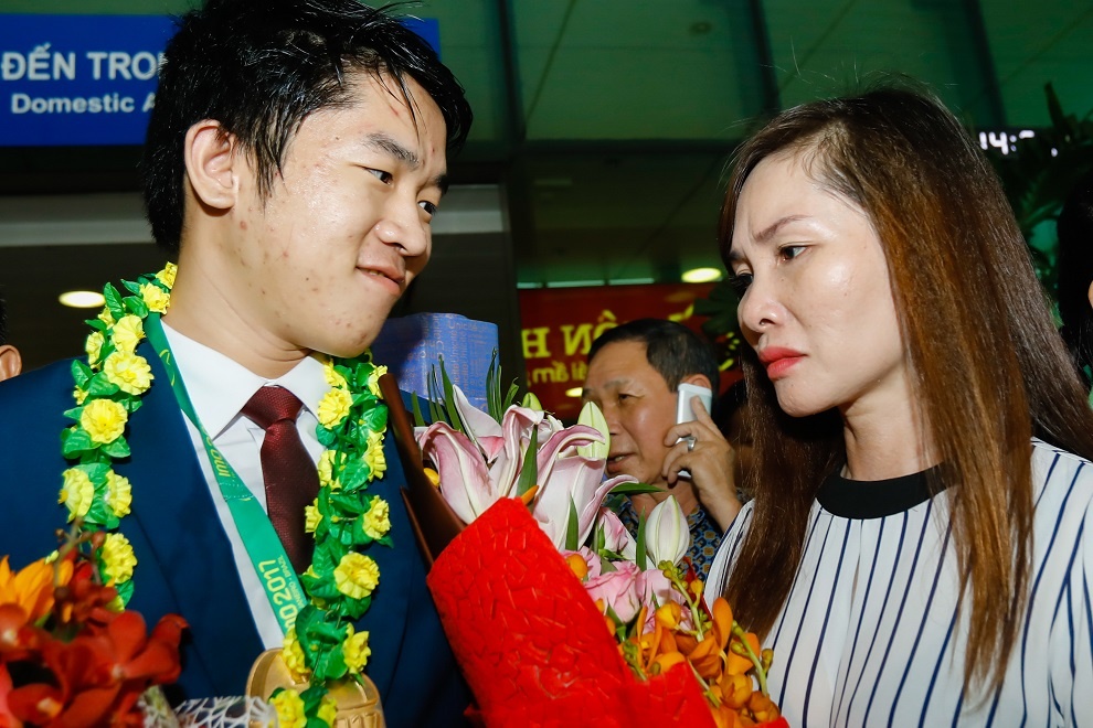 Huy chuong vang Olympic Toan anh 1