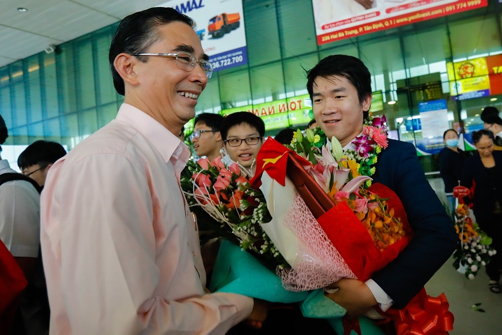 Huy chuong vang Olympic Toan anh 2